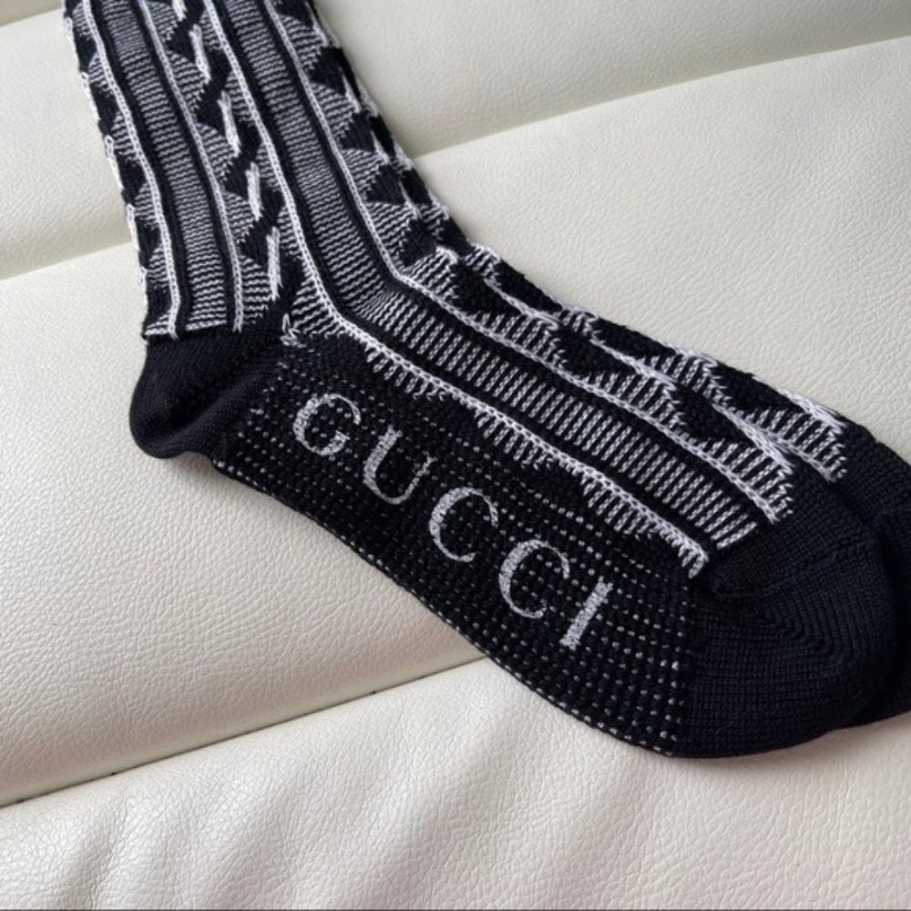 🖤🤍NWT Gucci Socks M Black White Wool - Picture 4 of 5